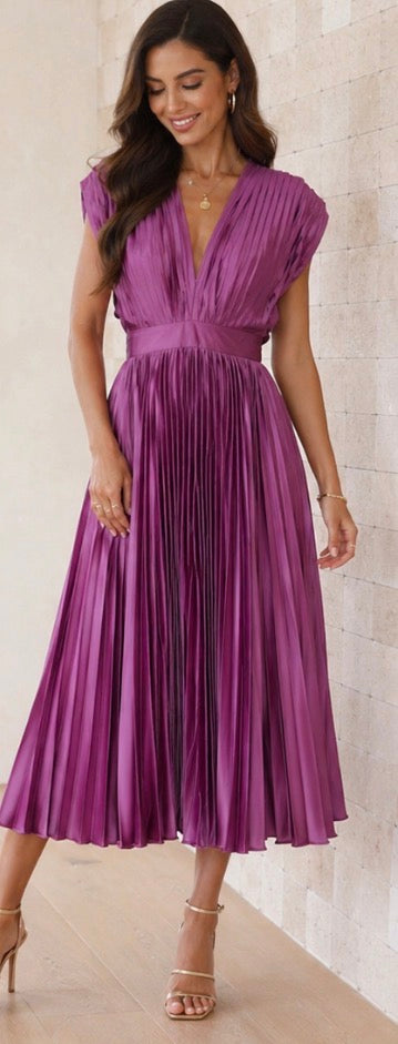Stella & Grace™ | Timeless Pleated Midi Dress