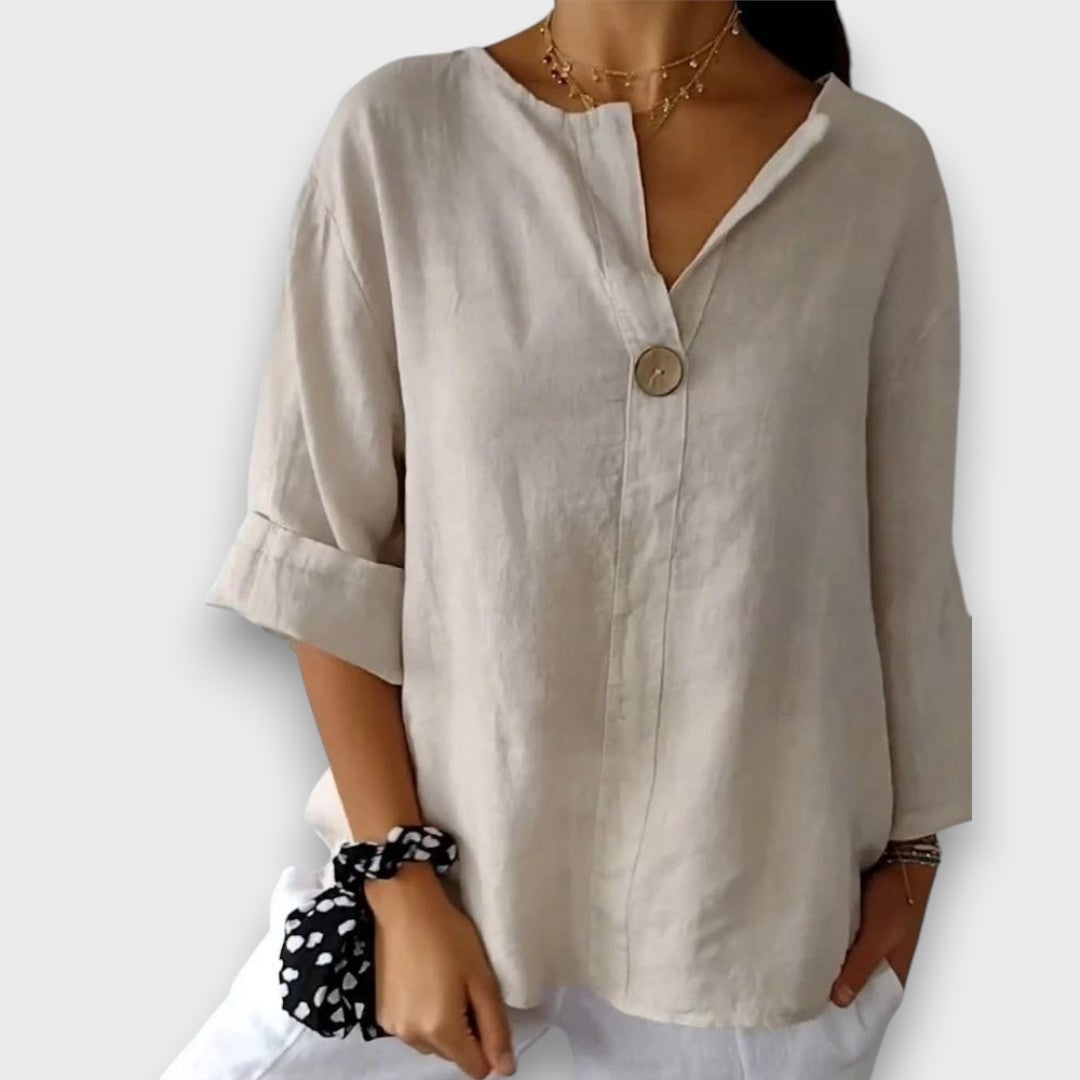 Larevienne – Lightweight oversized blouse with statement collar