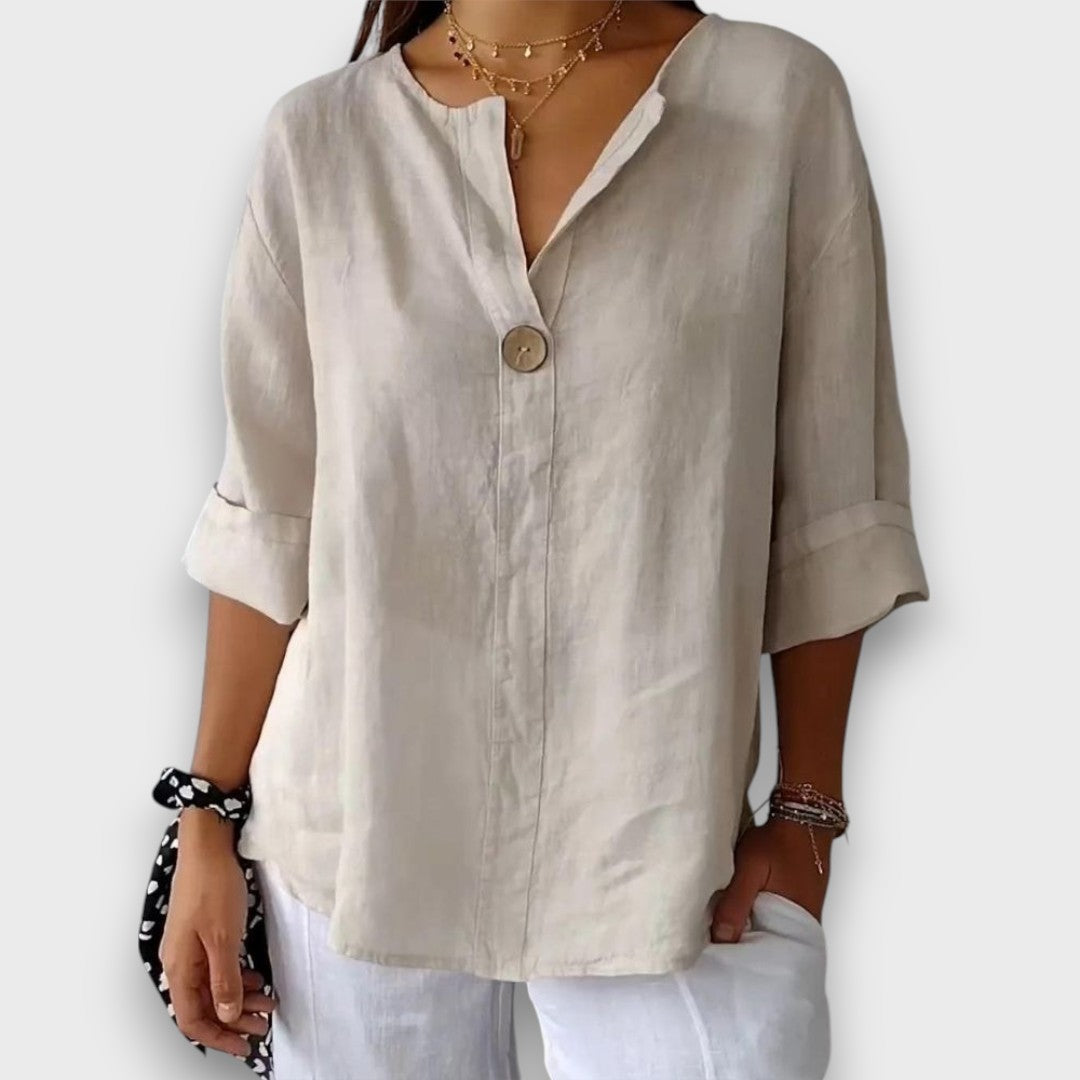 Larevienne – Lightweight oversized blouse with statement collar