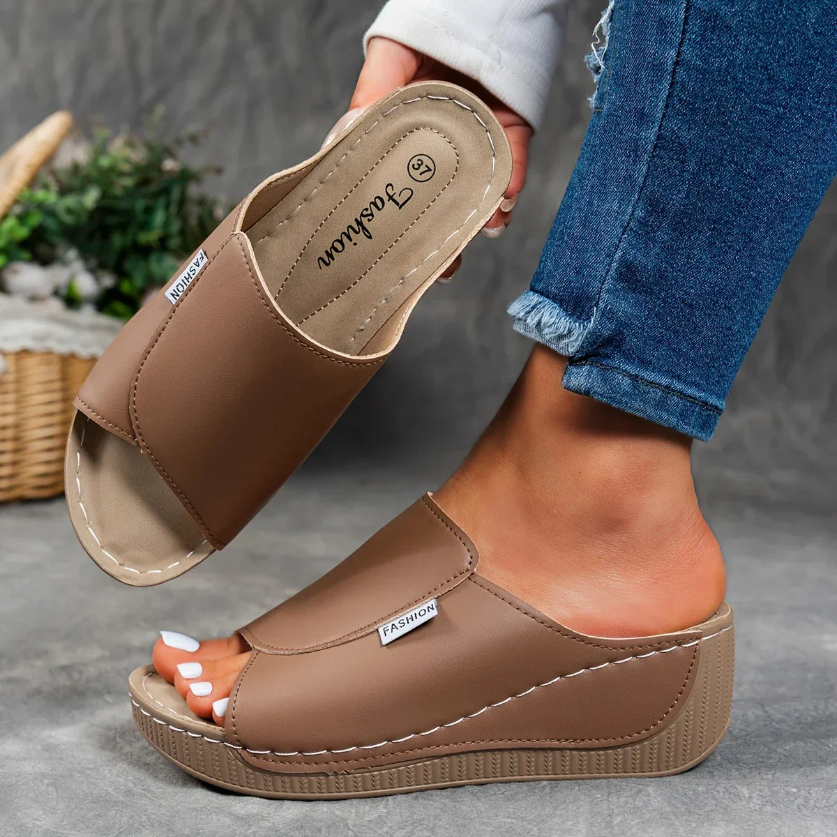 TAMARA | CLASSIC COMFORT WALKING SANDALS