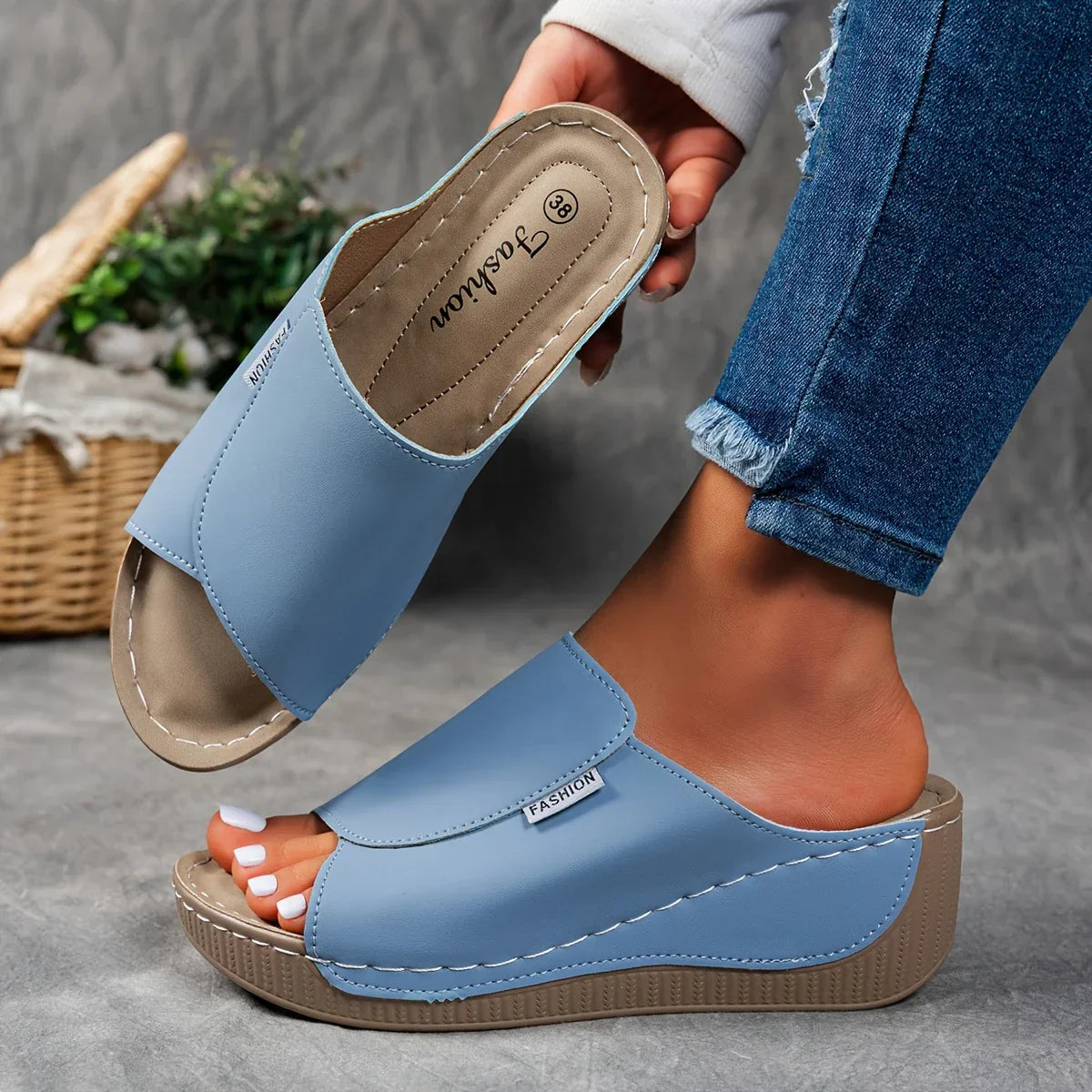 TAMARA | CLASSIC COMFORT WALKING SANDALS