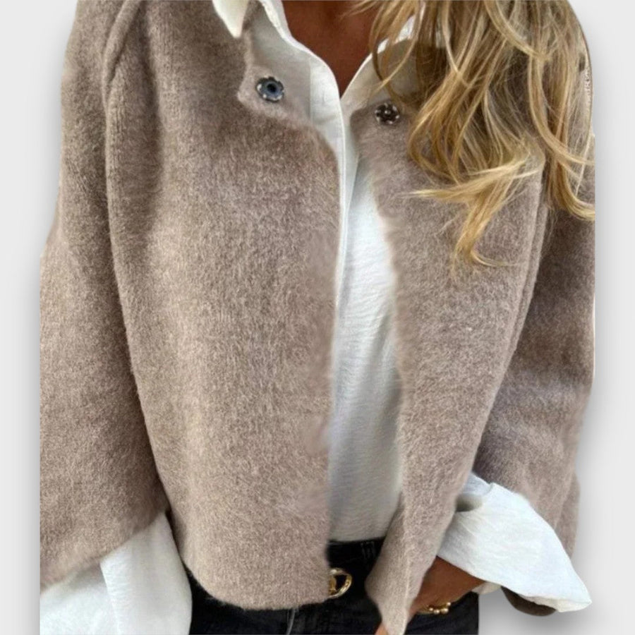 Celeste – Elegant Short Cardigan with Soft Texture