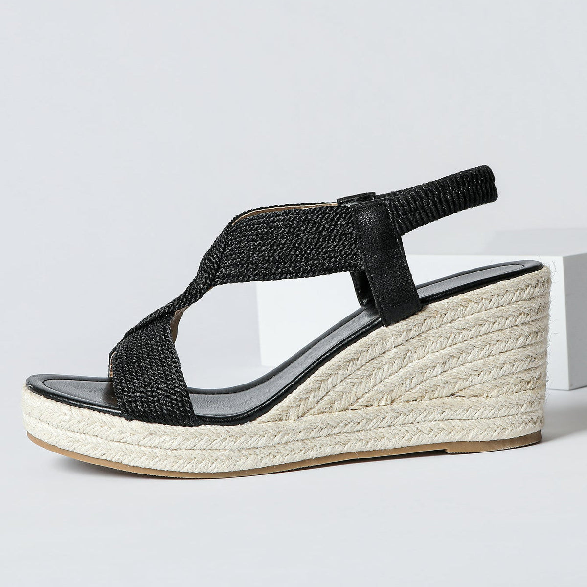Aroa | wedge sandals with artisanal braiding