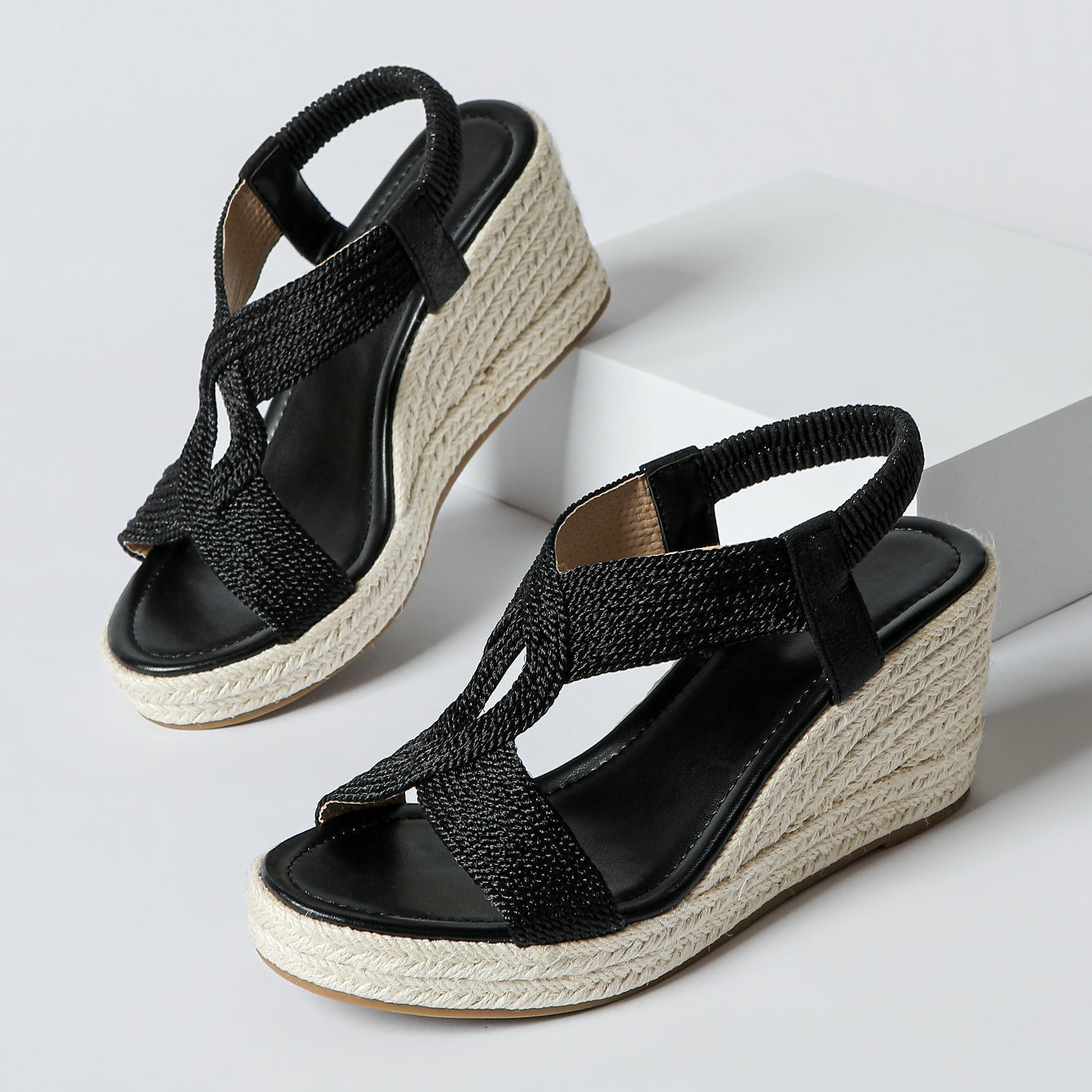 Aroa | wedge sandals with artisanal braiding