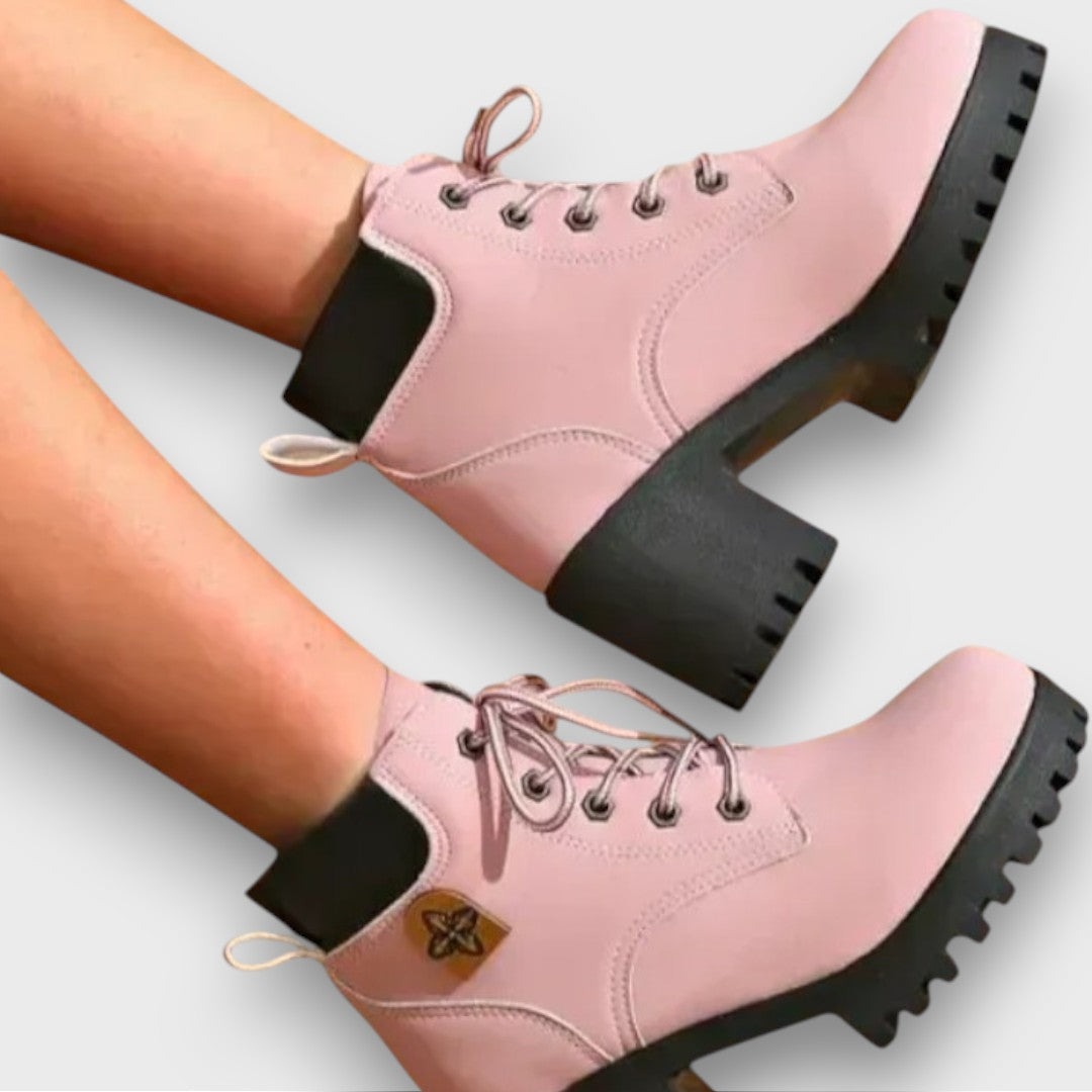 Amelle – Chunky Heel Winter Lace-Up Boots