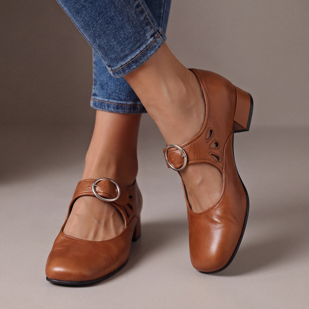 Dorothea | Round-Toe Buckle Block-Heel Mary Janes